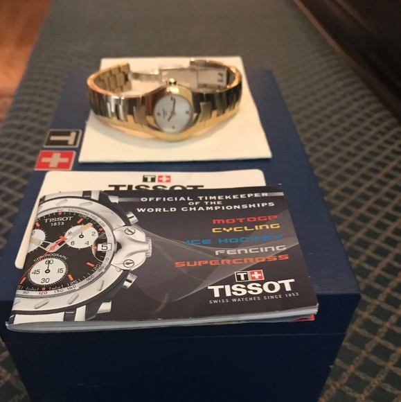 Tissot womens watch - Picture 2 of 3